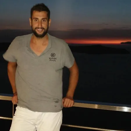 Homeric Poems Apartment *