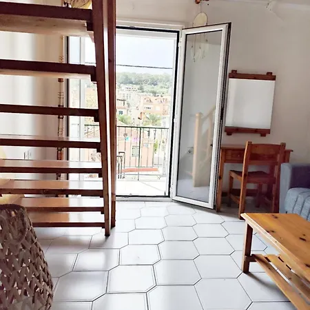 Homeric Poems Apartment *